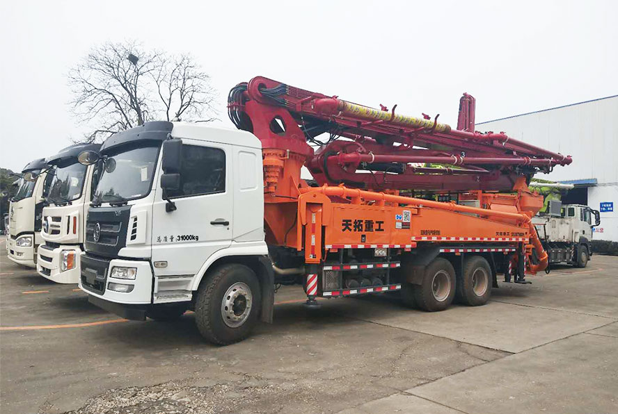 1556354764244814.jpg 38米攪拌天泵.jpg